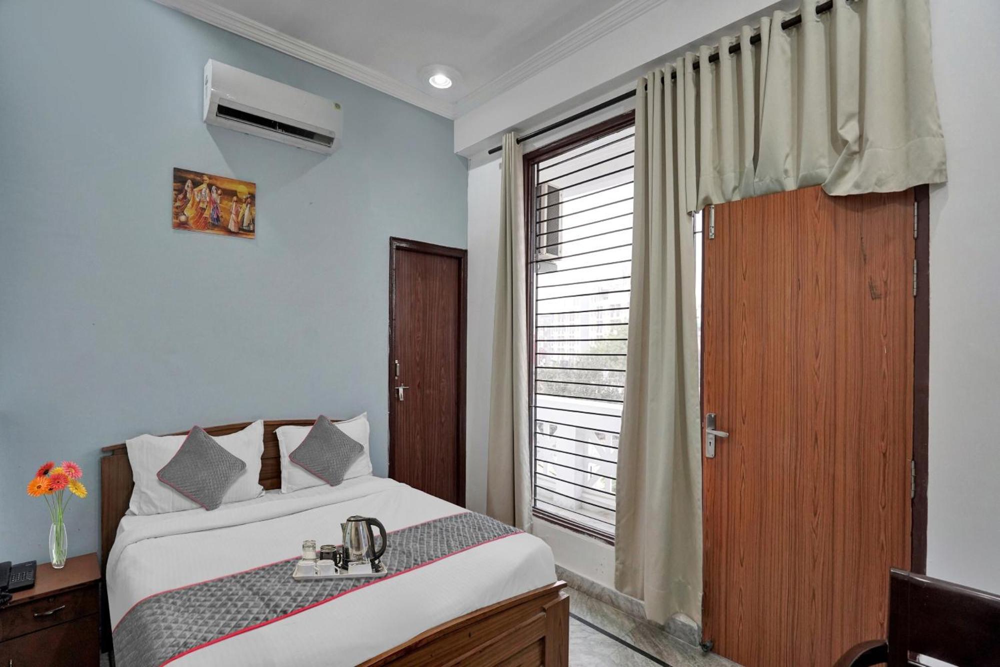 Collection O Samira Residency Near Botanic Garden Of Indian Republic Hotell Noida Exteriör bild