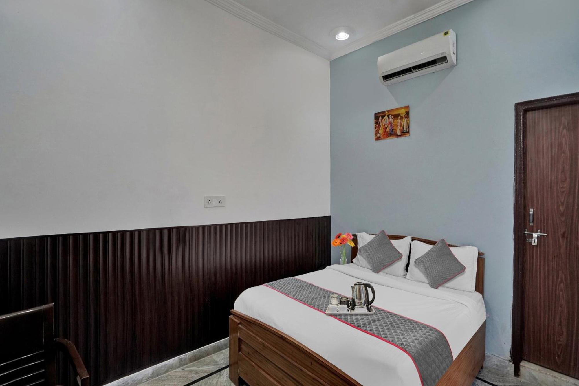 Collection O Samira Residency Near Botanic Garden Of Indian Republic Hotell Noida Exteriör bild