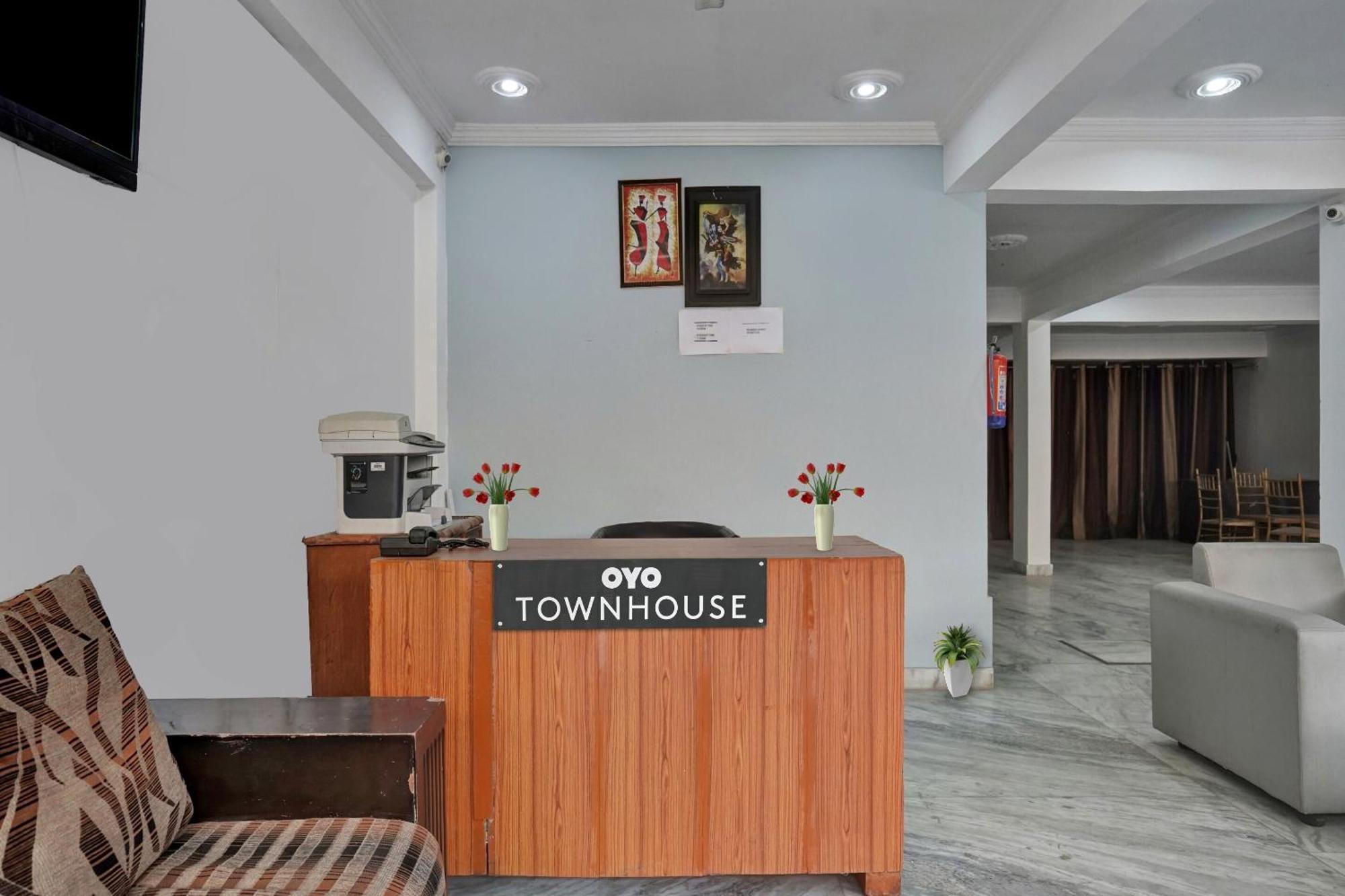 Collection O Samira Residency Near Botanic Garden Of Indian Republic Hotell Noida Exteriör bild
