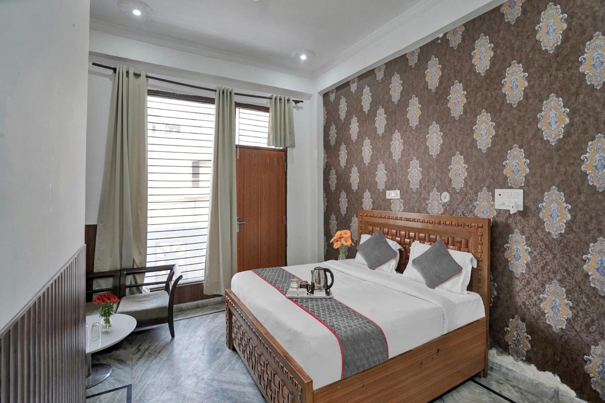 Collection O Samira Residency Near Botanic Garden Of Indian Republic Hotell Noida Exteriör bild